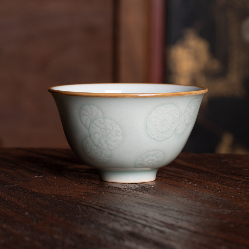 [618同价]倚云煮泉单色釉大师李云出品 青釉雕刻皮球花杯