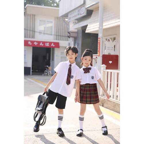 正品幼儿园伦英风小学生毕业班服服大合唱团演出歌朗诵比诗赛表演