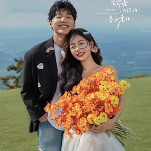 旅拍小清新婚纱照摄影道具户外田园风情侣拍照仿真花手拉箱花盒