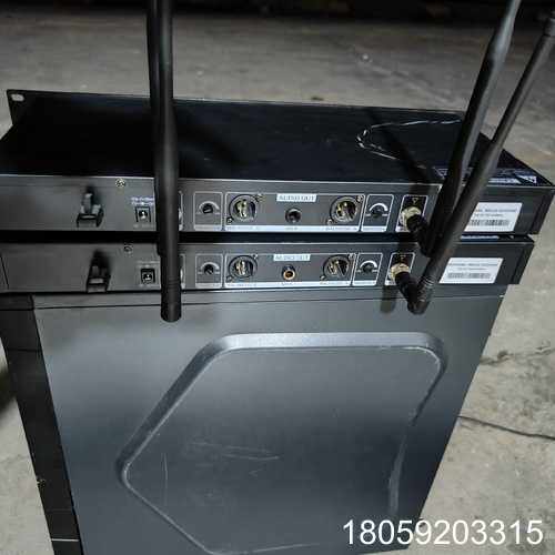 SHURE UR4DS两台，740.00-790.000M