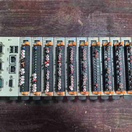 新代泛用轴向控制器，F31-FC-A-80RG，模块有两种型
