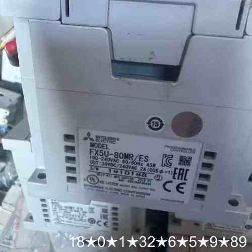 PLC模块 FX5U-80MR/ES，。