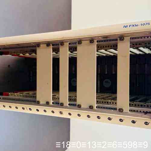 NI PXIE - 1075 18 槽机箱，Expre