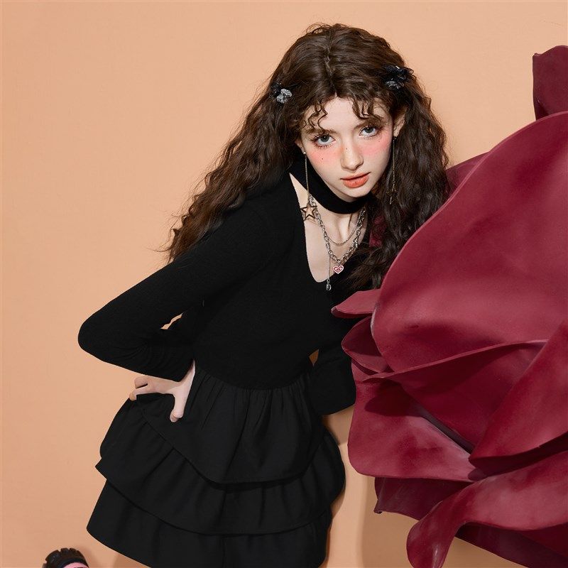 千金法式挂脖连衣裙女春秋甜辣风蛋糕短裙晚宴年会生日小礼服