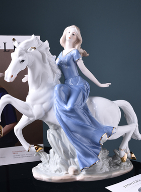 优选欧式陶瓷酒柜电视柜摆件客厅房间西洋少女骑马装饰品摆设结婚