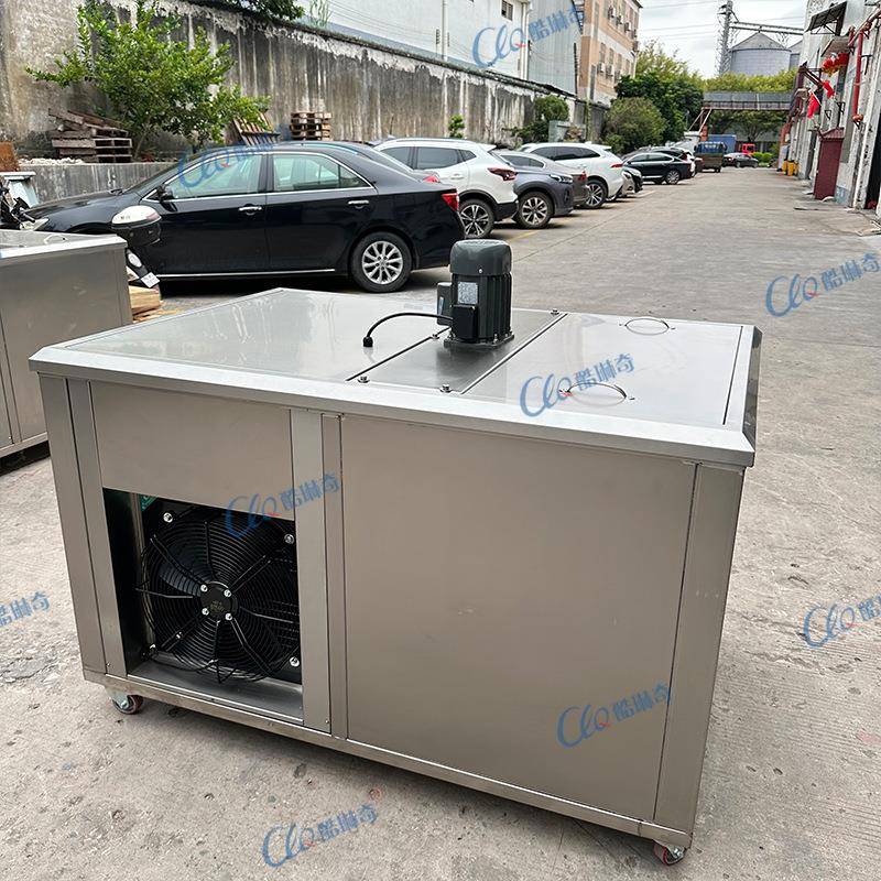 小型0.5吨块冰机厂房供应大冰块冰条机冰砖机每块常规冰砖5KG