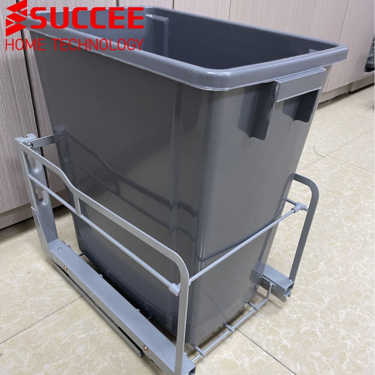 垃圾桶厨房抽拉嵌入隐藏式厨余拆装橱柜连门壁挂式摇盖设计嵌入式
