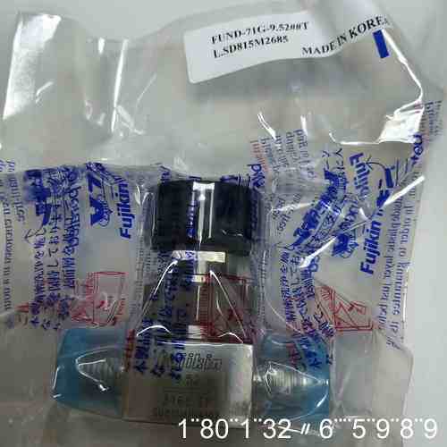 金Fujikin隔膜阀，型号FUND-71G-9.52，
