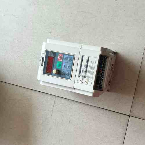 议价EM100-1R5-3B SINEE正弦变频器 1.5KW 380V AC维修
