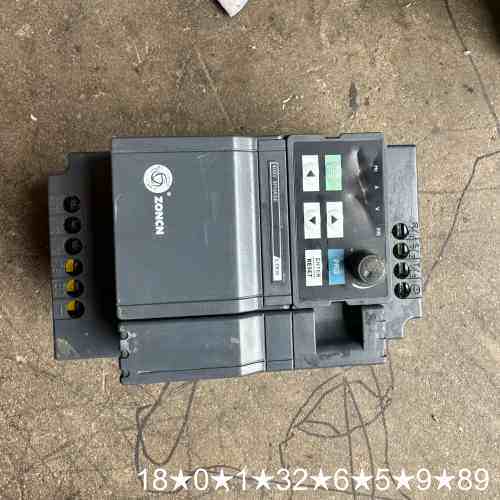 众辰变频器。众辰变频器，型号Z2400-5R5P，输