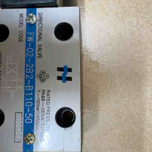 FW-02-2B2-B110-50 HOYEA方向控制阀 110V液压工业配件议价维修