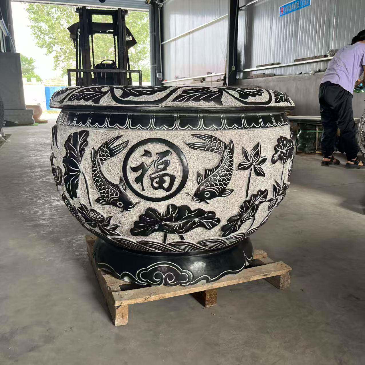 青石荷花养鱼水缸园林仿古中式养鱼养花石缸青石雕刻圆形鱼缸