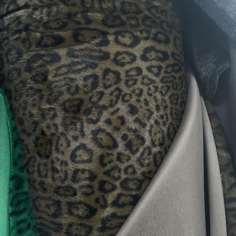 高档仿豹纹毛仿动物皮草布料服装帽子包包车垫背景布装饰沙发地毯