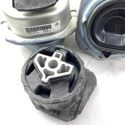 适用宝马X5 X6 E70 E71 F15 F16变速箱缓冲胶垫发动机机脚胶支架