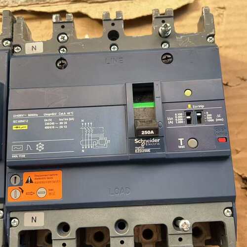 议价塑壳漏电EZD250E 4P 250A：2台，拆