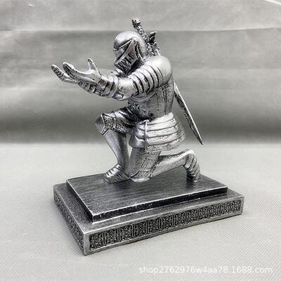 Executive Knight Pen Holder执行官骑士笔座 盔甲英雄笔架文具
