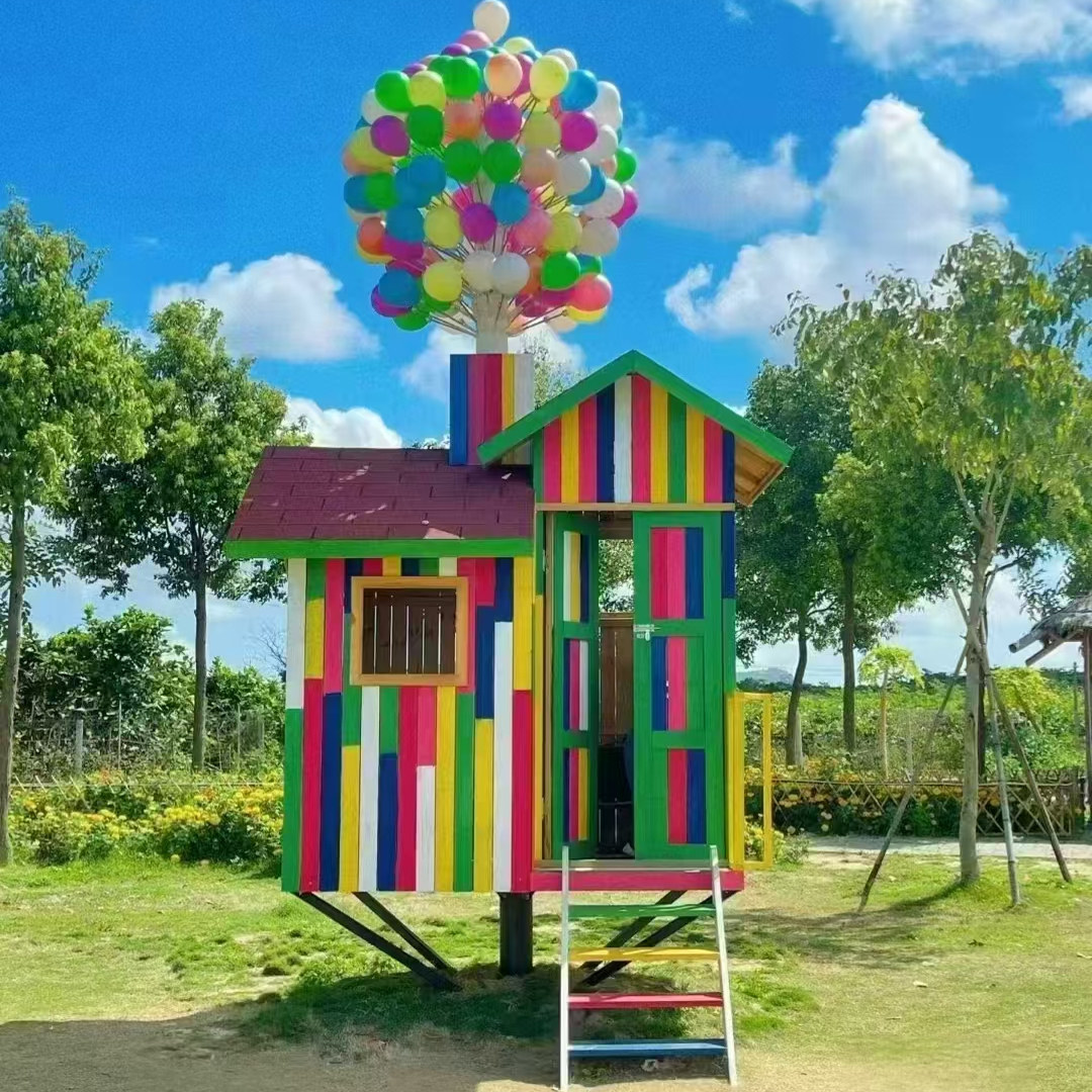 网红气球飞屋美陈打卡拍照景区装置景观园林摆件飞屋环游记