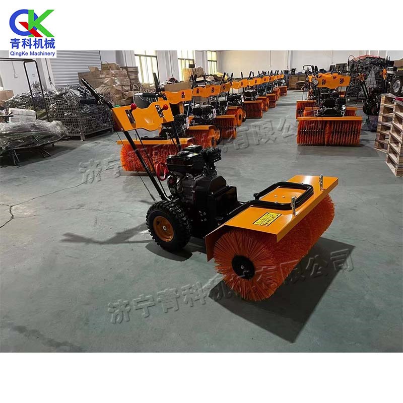 冬季路面积雪手推式扫雪机 滚刷式路面除雪机 东三省路面清雪设备