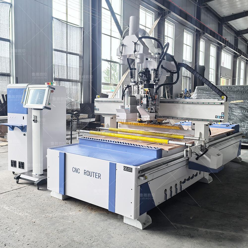 开料机生产厂家自动上下料全自动板式家具12把直排换刀加工中心