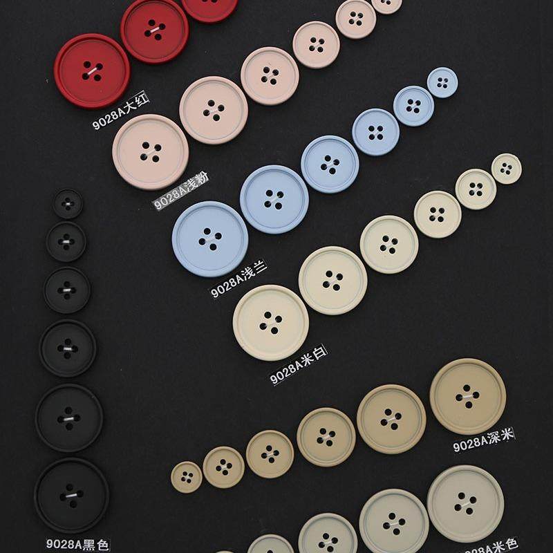 厂地货源现货树脂喷漆四眼纽扣圆形彩色西装扣毛衣大衣风衣时装扣,纺织面料/辅料/配套,服装纽扣,淘宝优惠券,粉丝福利购,淘宝优惠卷
