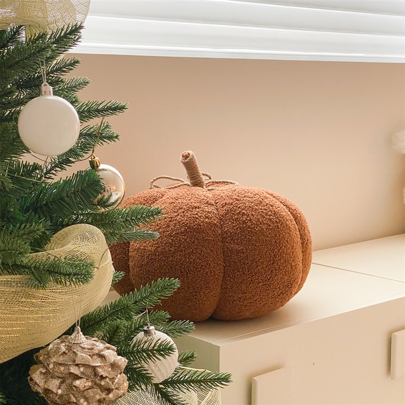 富山商店 南瓜栗色可爱秋冬泰迪绒客厅装饰异形抱枕靠垫