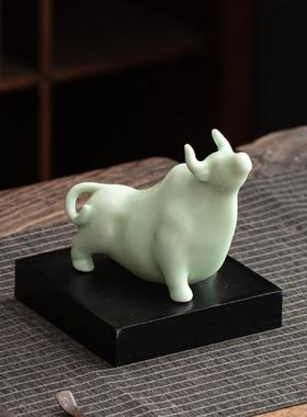 陶瓷牛摆件工艺品黄牛水牛招财牛茶宠客厅桌面玄关家居装饰品礼品