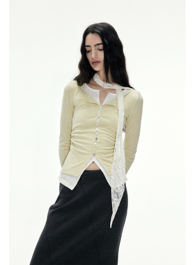 in modo diverso 原创设计花纱镂空针织拼接假两件贝壳扣缀饰T恤