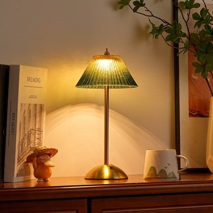 复古青绿扇形台灯卧室床头小夜灯氛围灯铁艺轻奢充电触摸式台灯