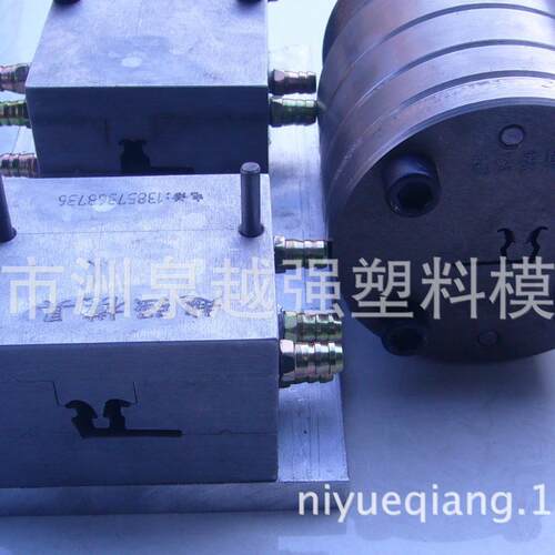 供应软包夹条软包型条型材卡条挤出模具真空定型模具