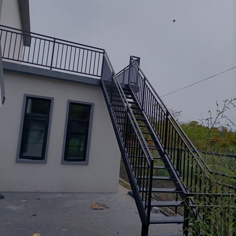 优选江浙沪定制室内外金属钢结构整体铁楼梯设计安装焊接旋转楼梯