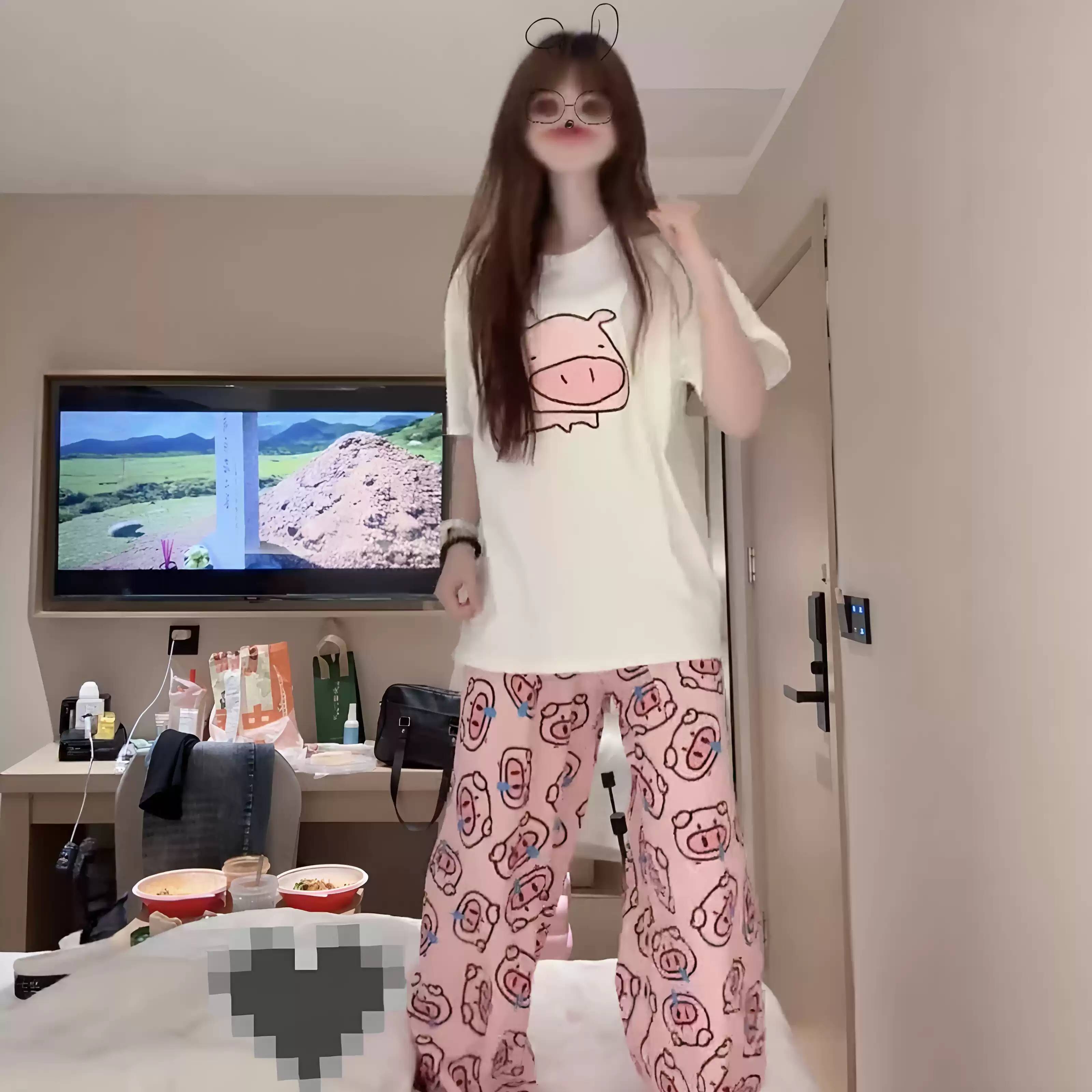 长鼻涕猪卡通印花ins风少女心款