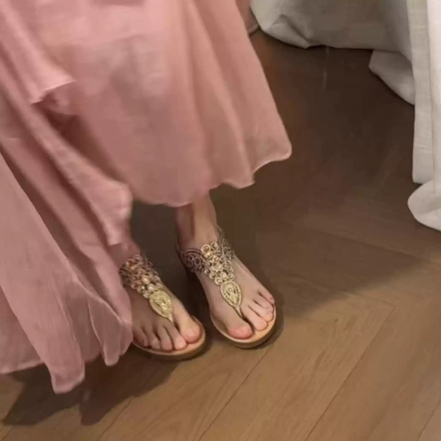 水钻罗马凉鞋女2026新款夏波