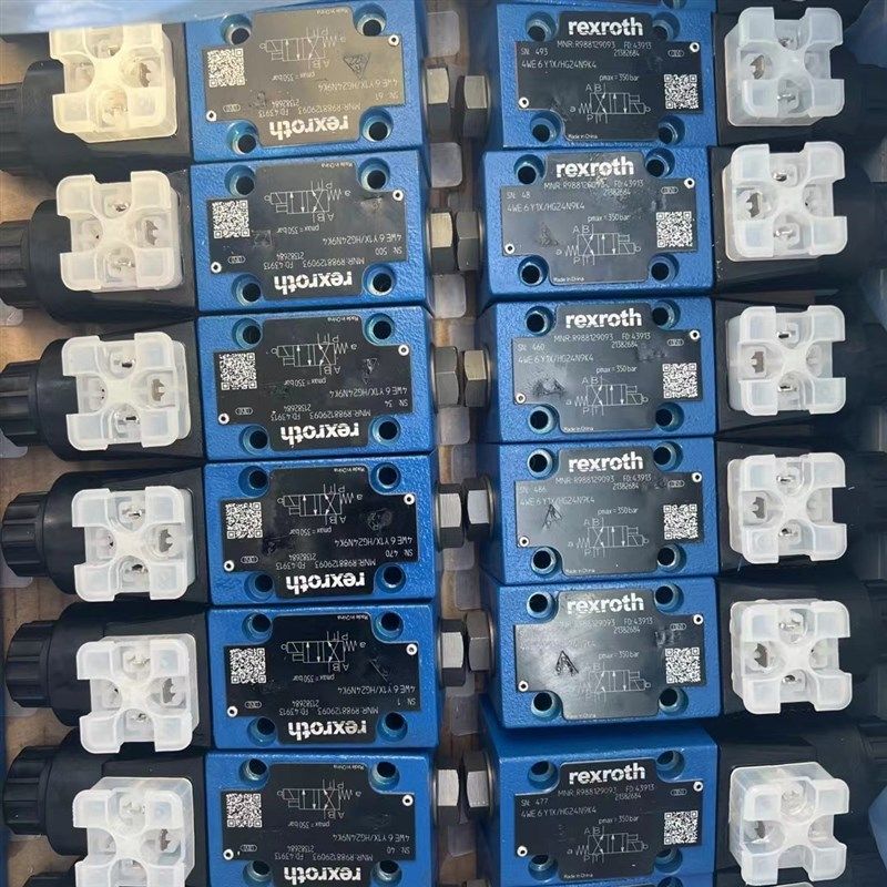 威格士柱塞泵PVQ13-A2R-SE1S-20-C14-12型号液压油泵。维修油缸泵