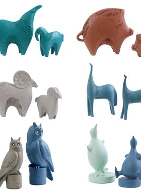 卡通抽象动物猫头鹰企鹅马摆件家居儿童房客厅酒柜羊猪青蛙装饰品