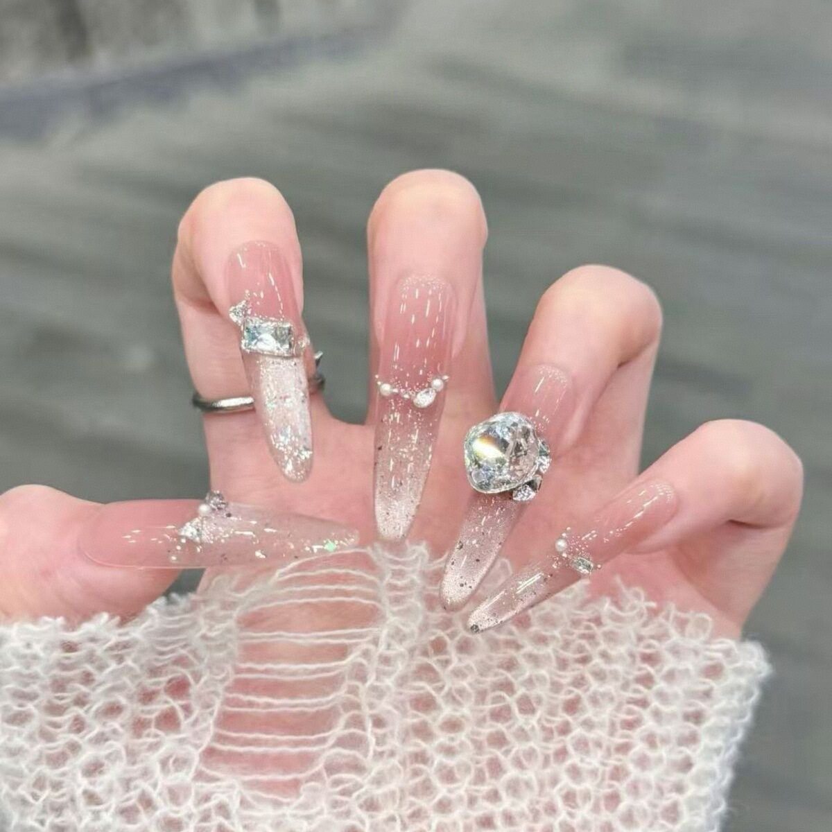 纯手工纯欲风穿戴甲细狗长款法式猫眼新年美甲甲片成品可拆卸批发