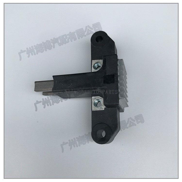 长安CX20 JFZ172H 600长安金牛星47312v新品汽车配件发电机调节器