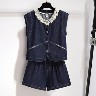 深蓝色牛仔套装女2025新款夏季爆款蕾丝马甲宽松阔腿短裤子两件套