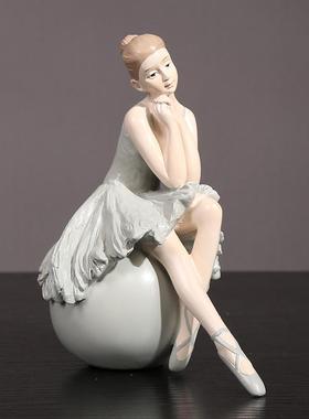 现代简约创意芭蕾舞女孩树脂摆件跳舞样板房客厅卧室桌面装饰送礼