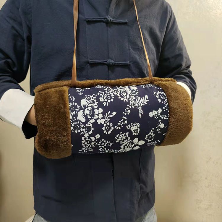 暖手筒手捂子冬季保暖汉服绸缎棉布珊瑚绒中老年老人福禄寿免插电