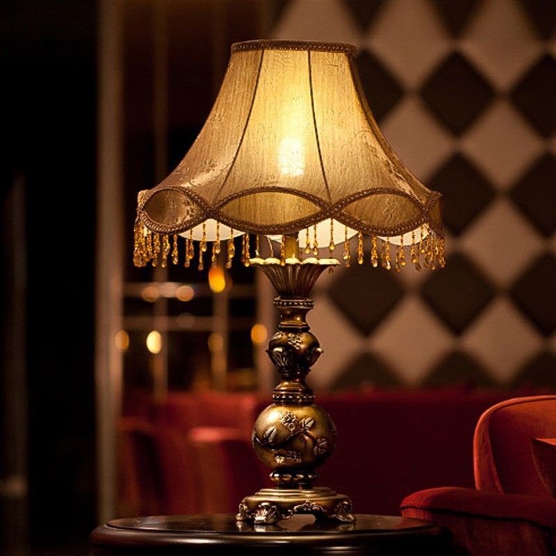 欧式台灯卧室床头灯仿q古复古田园创意结婚庆时尚礼品装饰台灯