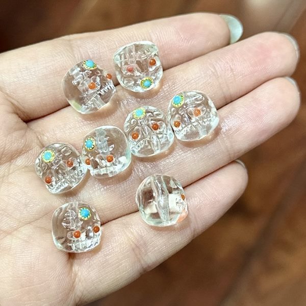 工厂价白水晶一样的白琉璃小怪兽配件骷髅头避约12mm一粒散珠配件