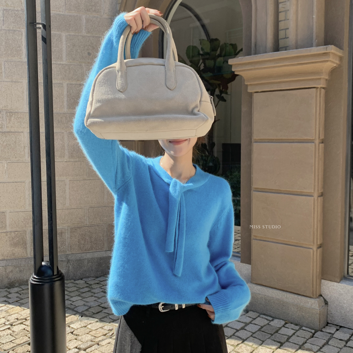 MISS密思家-领口系带浣熊绒柔软舒适保暖毛衣（含30浣熊绒）A0310