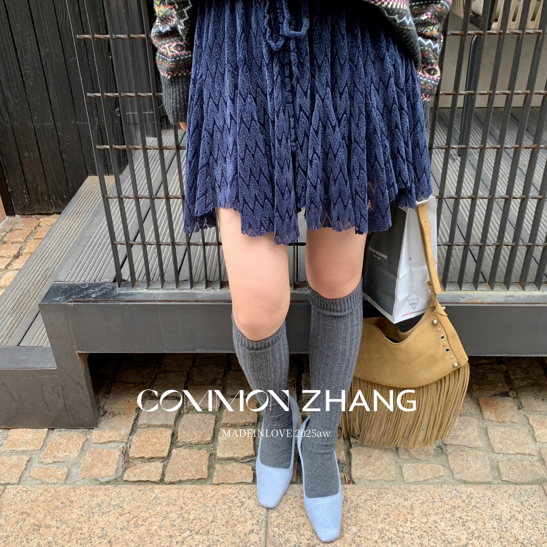 CZ ZHANG-冬季新款法式复古镂空刺绣A字裙提花工艺半身裙42135