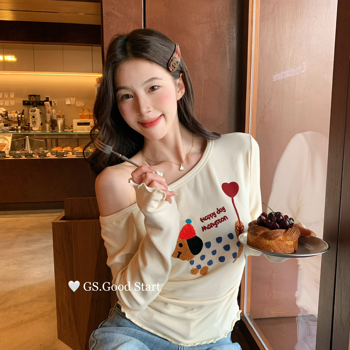 GS.GOOD START-加厚磨毛锁定温暖纯欲减龄可爱印花斜肩小衫G6776W