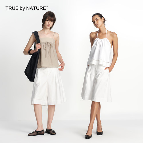 TRUE by NATURE 光泽感立体剪裁双褶设计宽松阔腿度假风休闲短裤