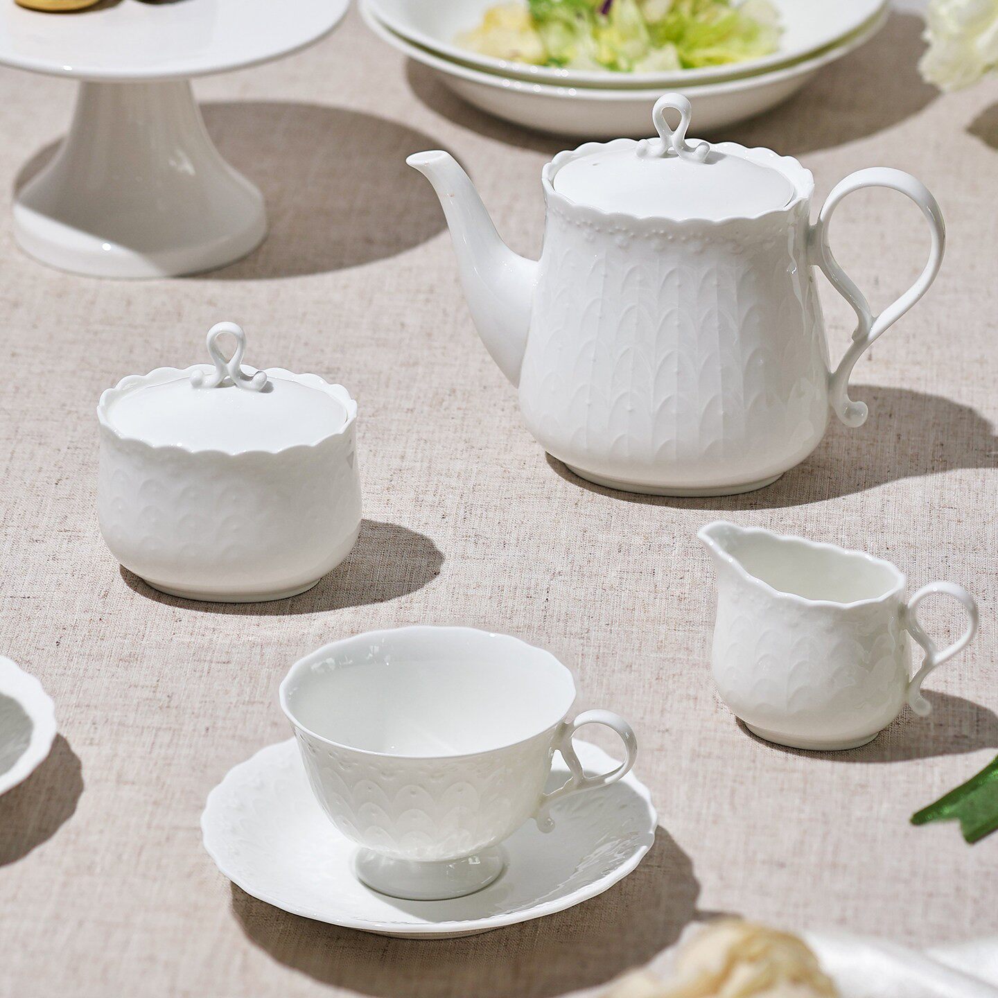 日本鸣海SilkyWhite骨瓷茶具丝绸白浮雕茶壶奶罐糖罐咖啡杯碟套装