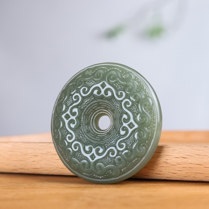 新疆和田玉花纹祥云平安扣吊坠