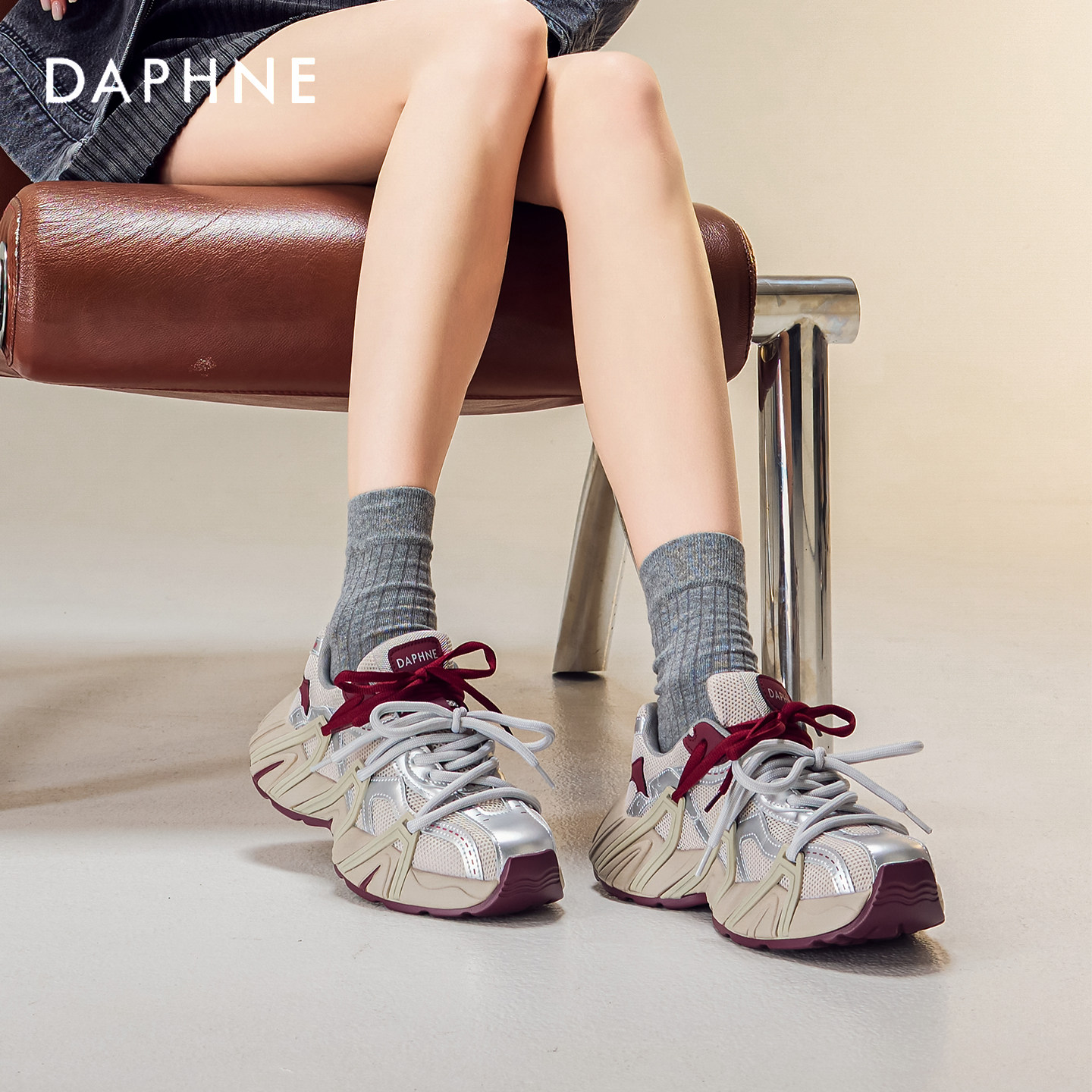 达芙妮厚底增高老爹鞋2026爆款复古银红网面板鞋运动休闲鞋子女士,女鞋,网面鞋,淘宝优惠券,粉丝福利购,淘宝优惠卷