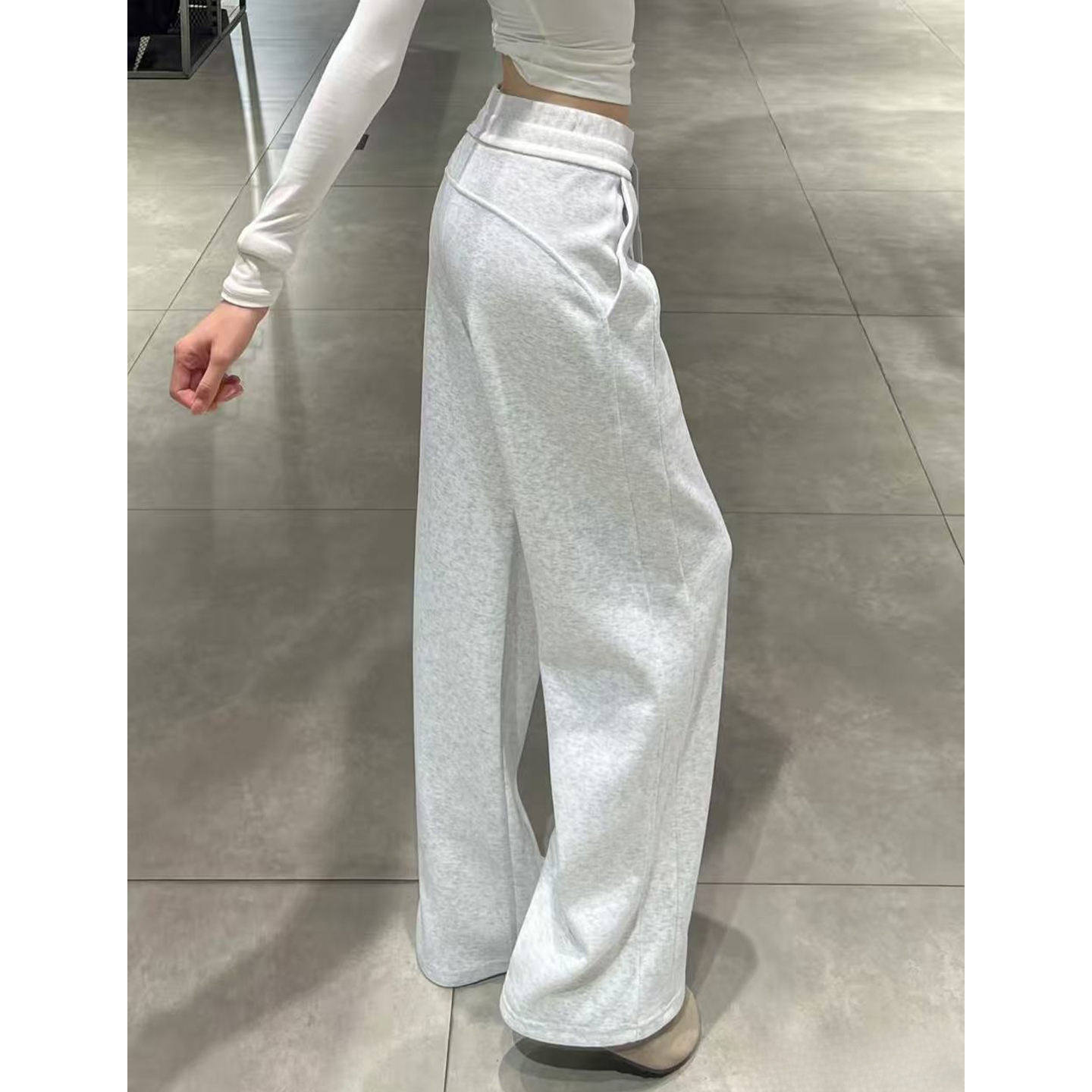 白灰色运动卫裤女秋冬加绒阔腿裤