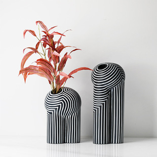 简约现代黑色树脂艺术条纹花器样板房客厅茶几餐桌售楼处桌面摆件